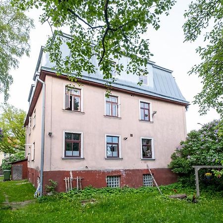 Artists Apartment Near Telliskivi Creative Centre Tallinn Bagian luar foto