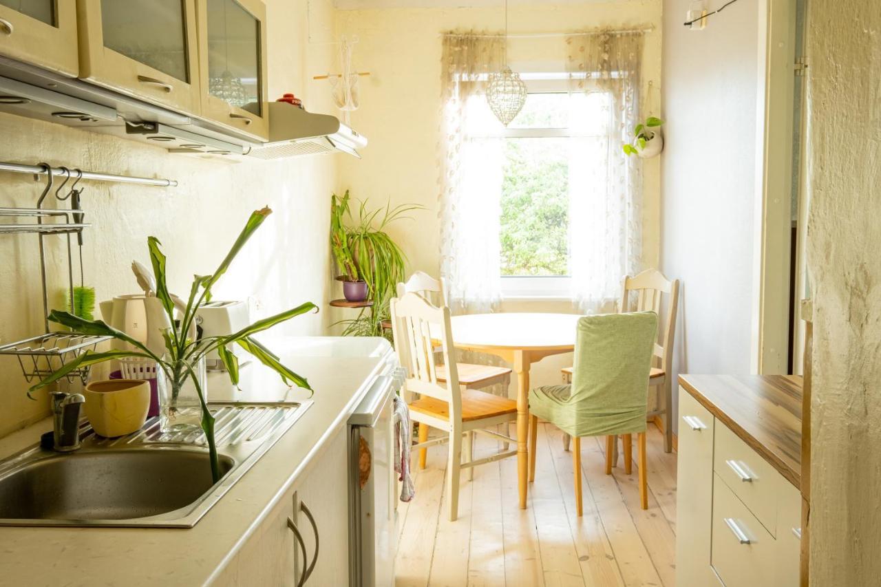 Artists Apartment Near Telliskivi Creative Centre Tallinn Bagian luar foto