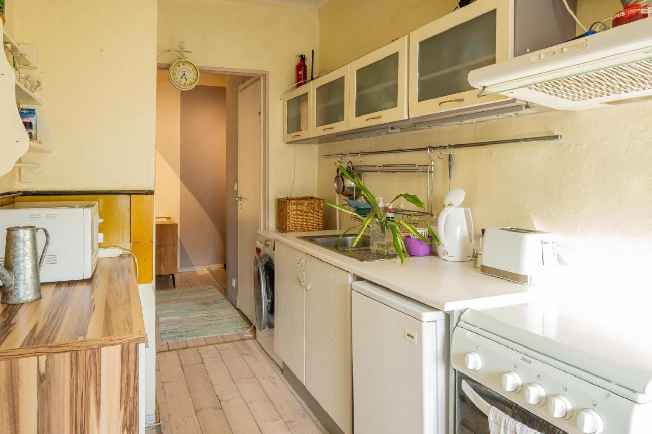 Artists Apartment Near Telliskivi Creative Centre Tallinn Bagian luar foto