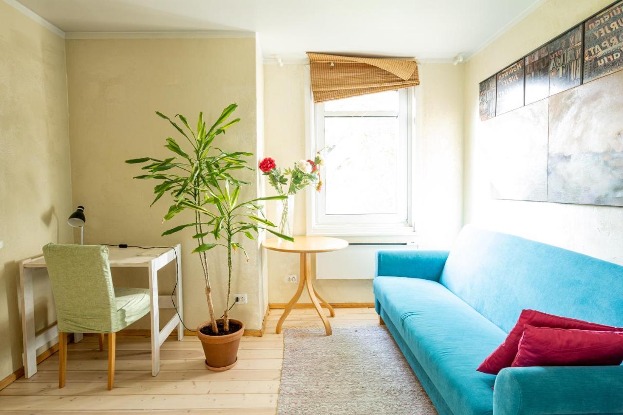 Artists Apartment Near Telliskivi Creative Centre Tallinn Bagian luar foto